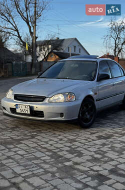 Седан Honda Civic 1999 в Самборе