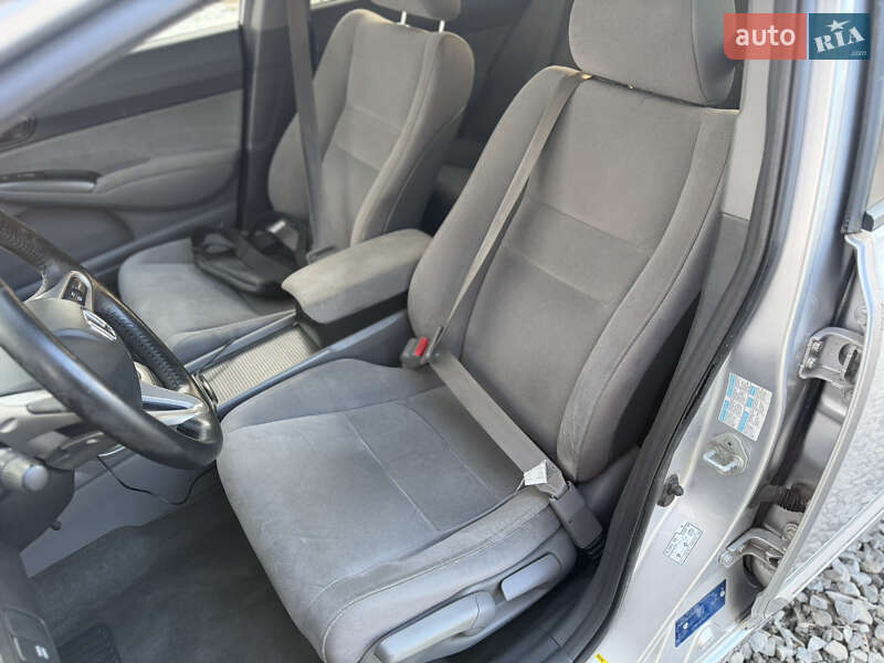 Седан Honda Civic 2007 в Ровно