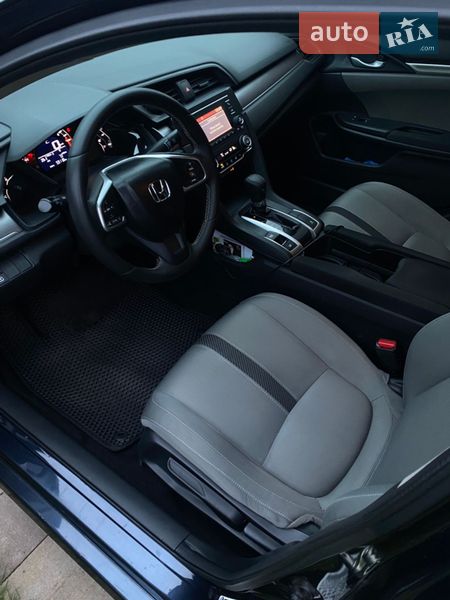 Седан Honda Civic 2016 в Киеве