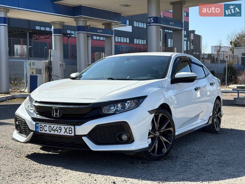 Хэтчбек Honda Civic 2017 в Львове