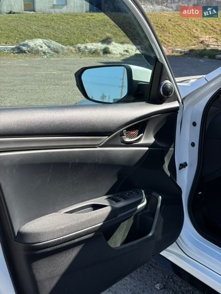 Хэтчбек Honda Civic 2017 в Львове