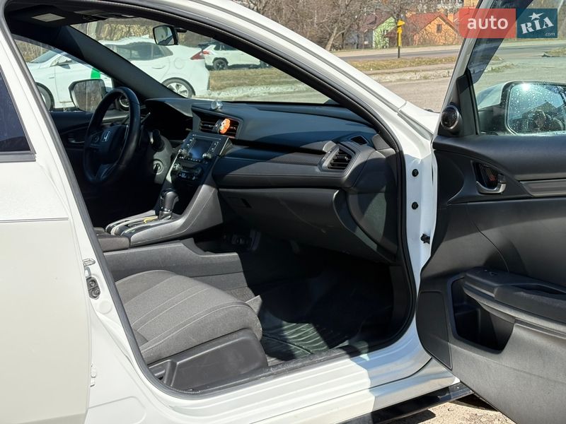 Хэтчбек Honda Civic 2017 в Львове