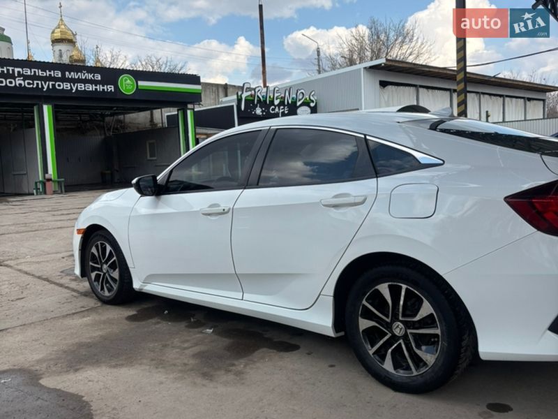 Седан Honda Civic 2018 в Киеве