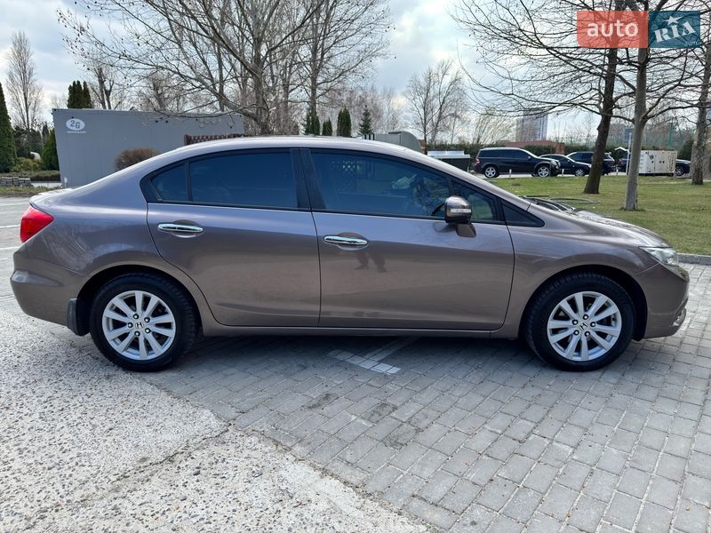 Седан Honda Civic 2012 в Днепре