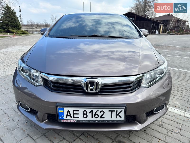 Седан Honda Civic 2012 в Днепре