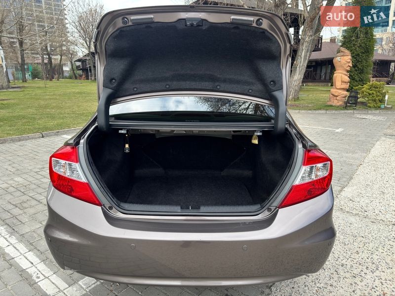 Седан Honda Civic 2012 в Днепре