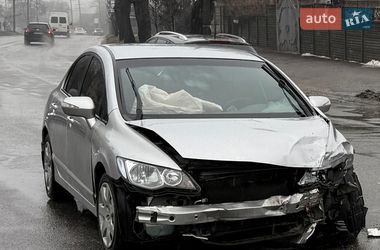 Седан Honda Civic 2008 в Днепре