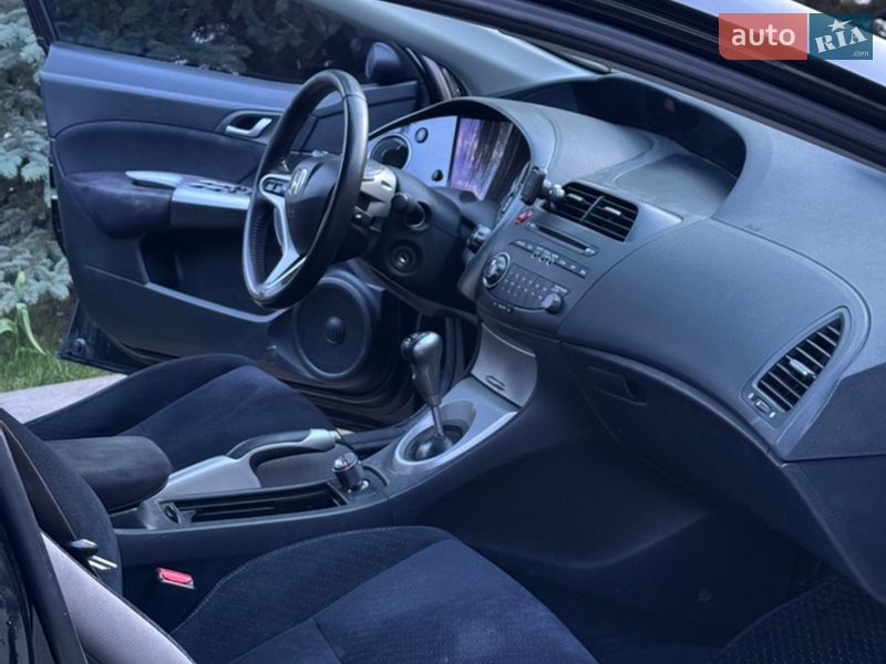 Хэтчбек Honda Civic 2007 в Новом Роздоле