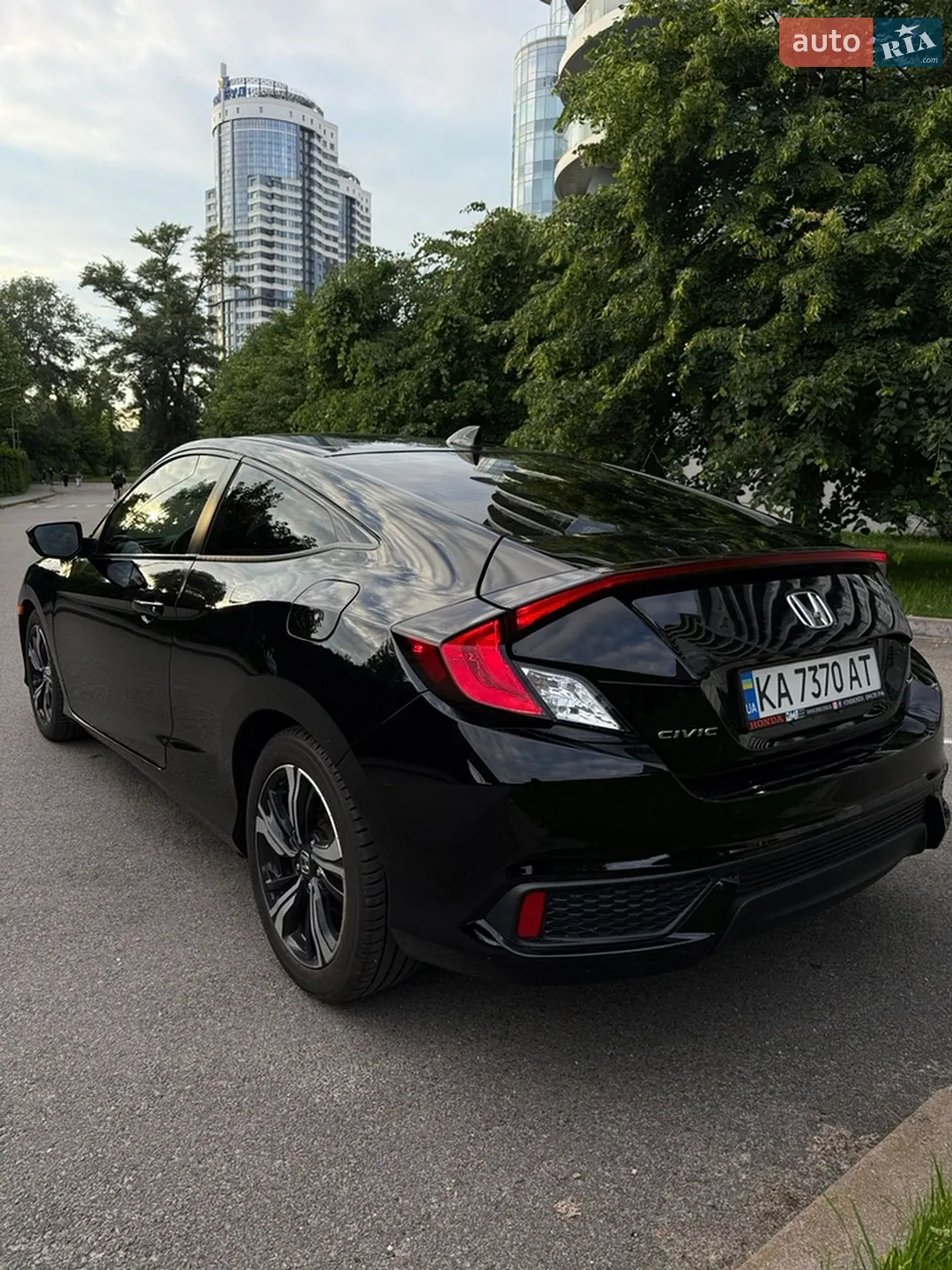 HONDA CIVIC 2016 VIN 2HGFC3B97GH356984 фото оголошення 9 з 37