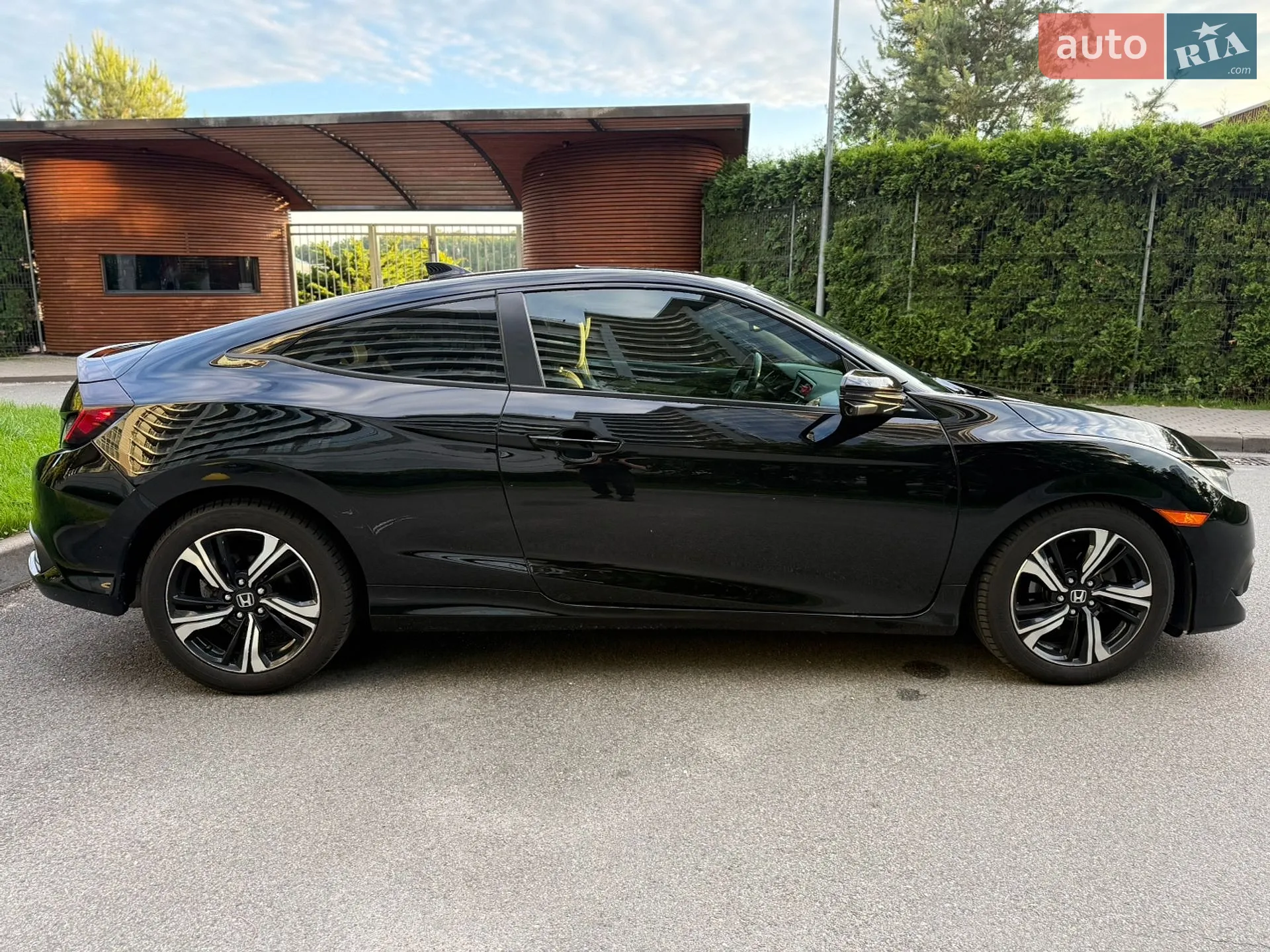 HONDA CIVIC 2016 VIN 2HGFC3B97GH356984 фото оголошення 13 з 37