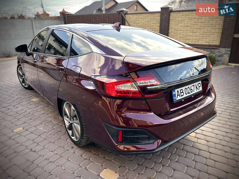 Седан Honda Clarity 2018 в Ладыжине