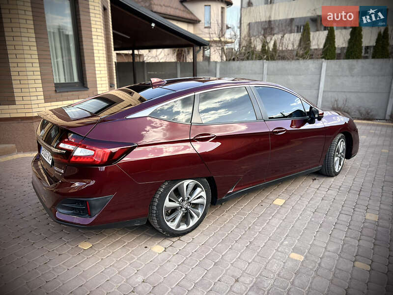 Седан Honda Clarity 2018 в Ладыжине