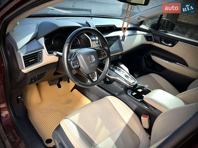 Седан Honda Clarity 2018 в Ладыжине