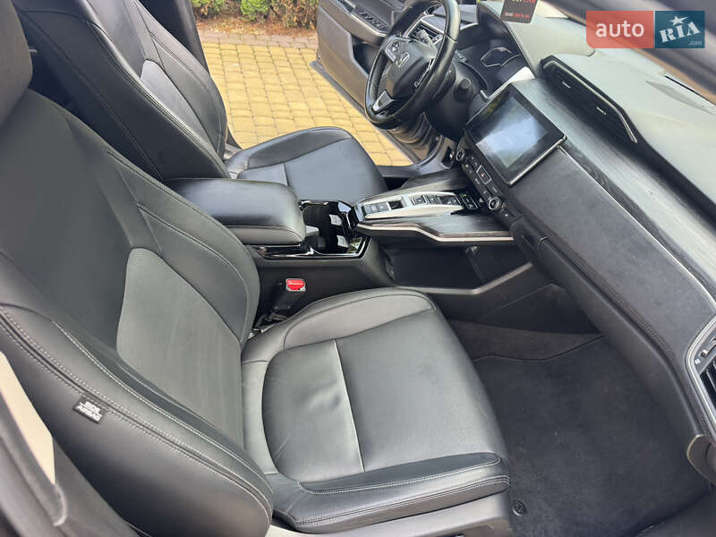 Седан Honda Clarity 2017 в Владимире