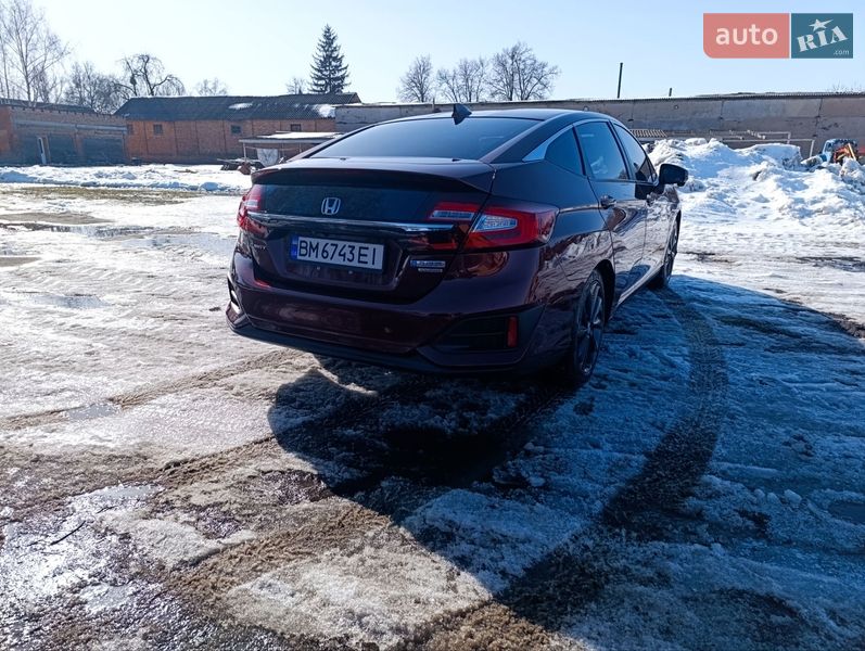 Седан Honda Clarity 2017 в Ромнах