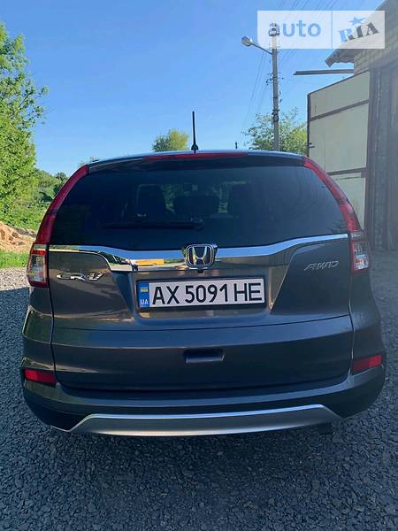 Внедорожник / Кроссовер Honda CR-V 2015 в Чугуеве