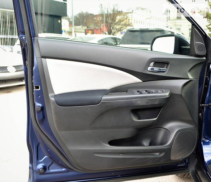 Внедорожник / Кроссовер Honda CR-V 2015 в Харькове