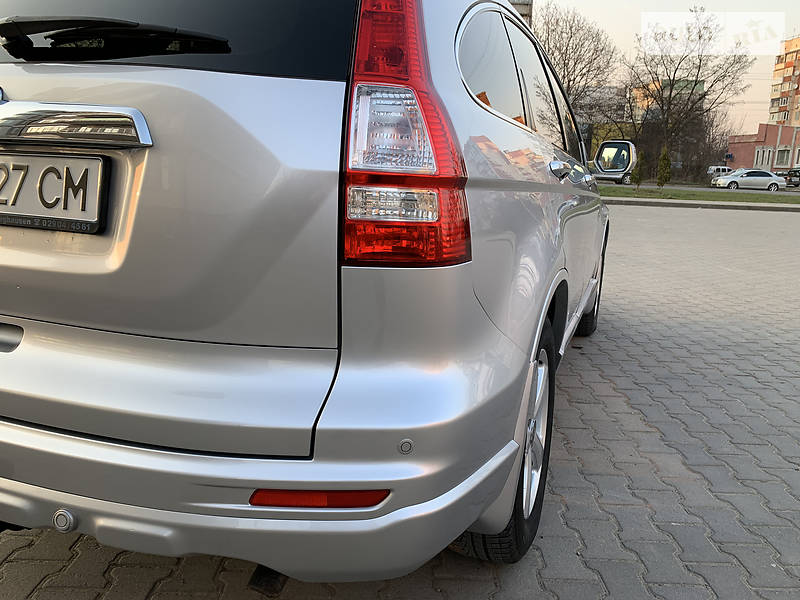 Позашляховик / Кросовер Honda CR-V 2011 в Чернівцях