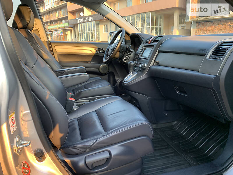 Позашляховик / Кросовер Honda CR-V 2011 в Чернівцях