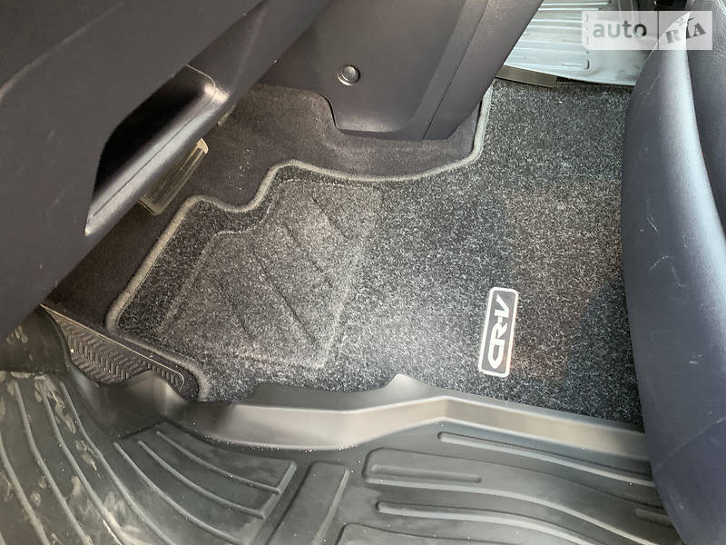Позашляховик / Кросовер Honda CR-V 2011 в Чернівцях