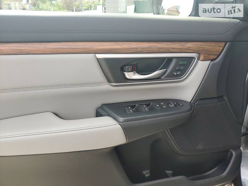 Позашляховик / Кросовер Honda CR-V 2017 в Києві