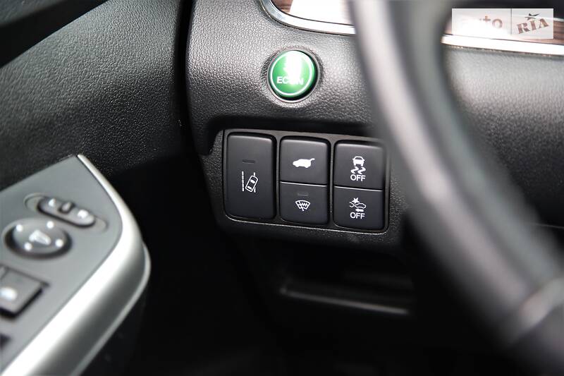 Внедорожник / Кроссовер Honda CR-V 2015 в Харькове