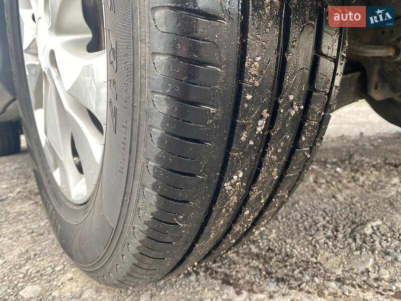 Позашляховик / Кросовер Honda CR-V 2013 в Ужгороді