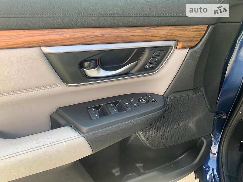 Внедорожник / Кроссовер Honda CR-V 2017 в Одессе