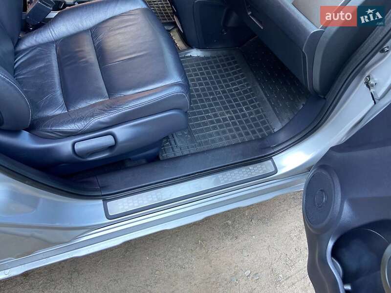 Внедорожник / Кроссовер Honda CR-V 2011 в Львове
