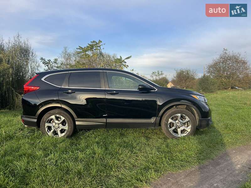 Внедорожник / Кроссовер Honda CR-V 2017 в Хмельницком