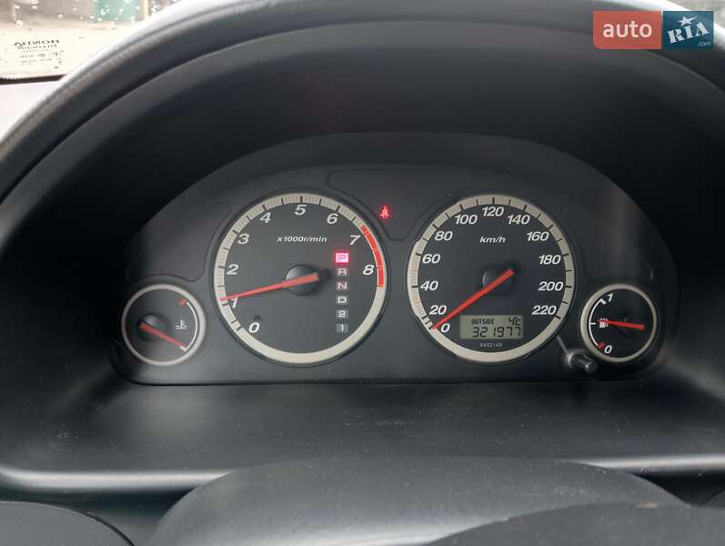 Внедорожник / Кроссовер Honda CR-V 2003 в Вараше