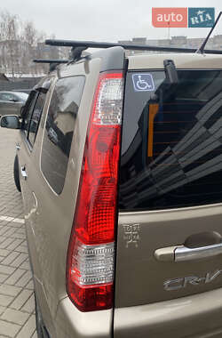 Внедорожник / Кроссовер Honda CR-V 2006 в 