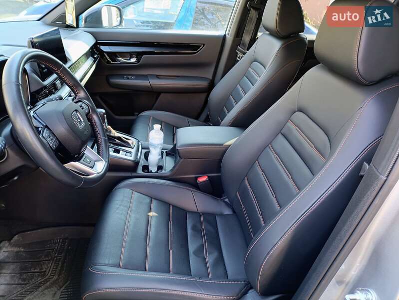 Внедорожник / Кроссовер Honda CR-V 2023 в Черновцах