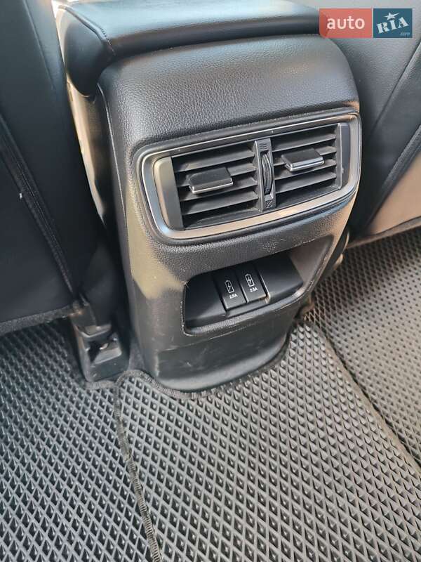 Внедорожник / Кроссовер Honda CR-V 2017 в Киеве