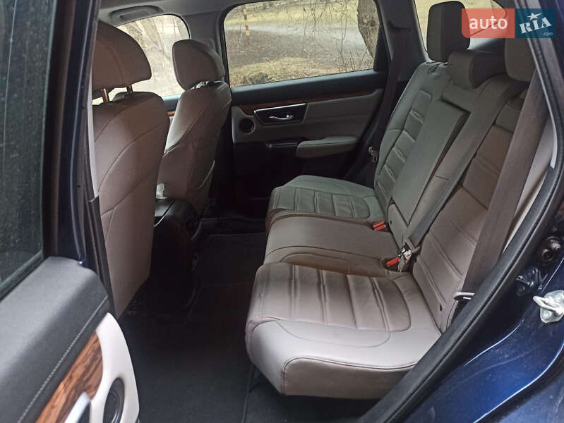Позашляховик / Кросовер Honda CR-V 2017 в Здолбуніві