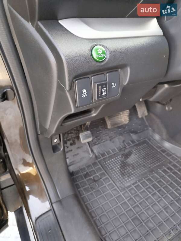 Внедорожник / Кроссовер Honda CR-V 2014 в Киеве