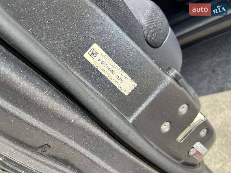 Внедорожник / Кроссовер Honda CR-V 2011 в Киеве