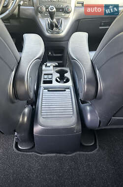 Позашляховик / Кросовер Honda CR-V 2012 в 