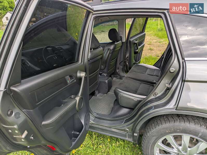 Внедорожник / Кроссовер Honda CR-V 2011 в Стрые