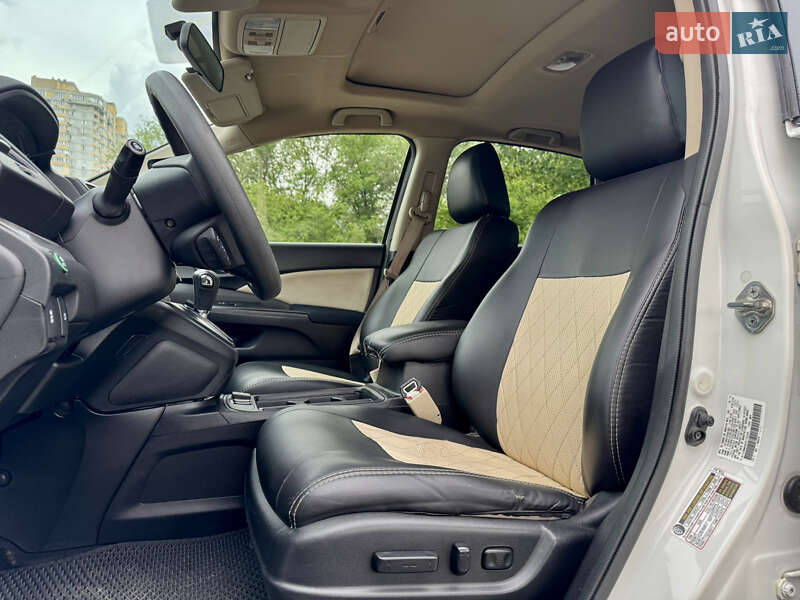 Позашляховик / Кросовер Honda CR-V 2015 в Києві
