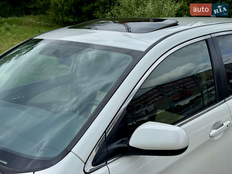 Позашляховик / Кросовер Honda CR-V 2015 в Києві