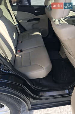 Позашляховик / Кросовер Honda CR-V 2014 в 