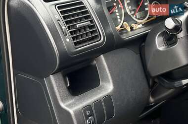 Позашляховик / Кросовер Honda CR-V 2003 в 
