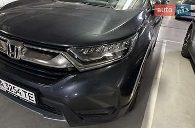 Позашляховик / Кросовер Honda CR-V 2017 в 