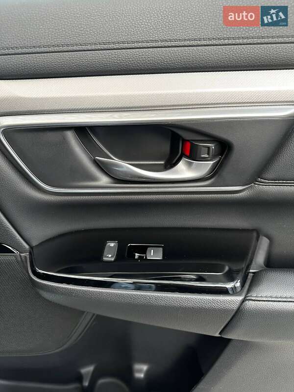 Внедорожник / Кроссовер Honda CR-V 2020 в Макарове