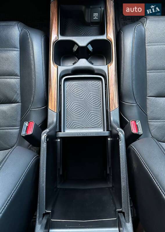 Внедорожник / Кроссовер Honda CR-V 2020 в Макарове