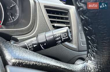 Позашляховик / Кросовер Honda CR-V 2013 в 