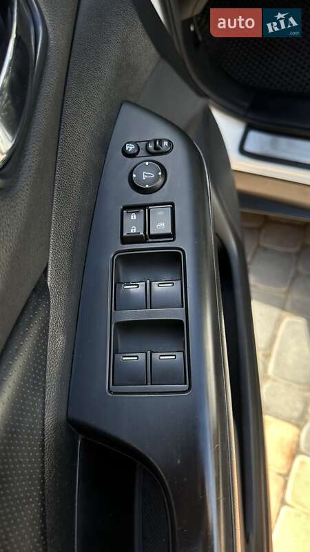 Позашляховик / Кросовер Honda CR-V 2014 в Бершаді
