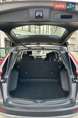 Внедорожник / Кроссовер Honda CR-V 2017 в 