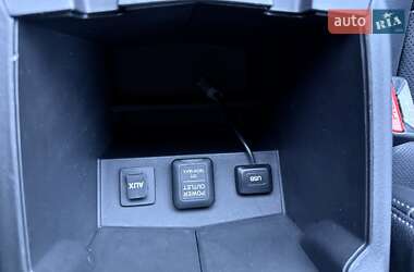 Позашляховик / Кросовер Honda CR-V 2014 в 